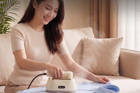 Bàn Là Hơi Nước Fujihome: "Vũ Khí" Đa Năng Cho Nhà Hiện Đại