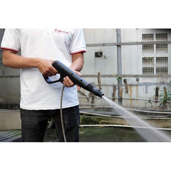 Chủ Biệt Thự Tiết Kiệm Hàng Chục Triệu/Năm Nhờ Tự Vệ Sinh Sân Vườn Bằng Máy Fujihome PWX5B