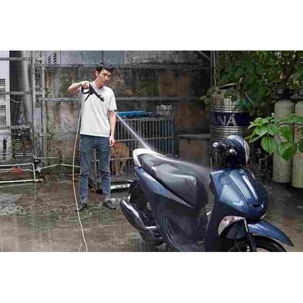 Rút Ngắn Thời Gian Rửa Xe Tại Nhà Chỉ Còn 10–15 Phút? Máy Rửa Xe Fujihome Biến Điều Không Thể Thành Có Thể